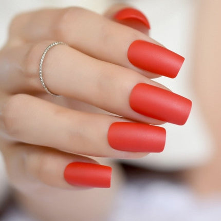 Maxbell Solid Color False Nails: Chic and Easy Nail Fashion for Women and Girls