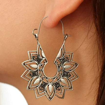 Maxbell Retro Hollow Totem Earrings - Exaggerated Petal Geometric Heart-Shaped Metal Earrings